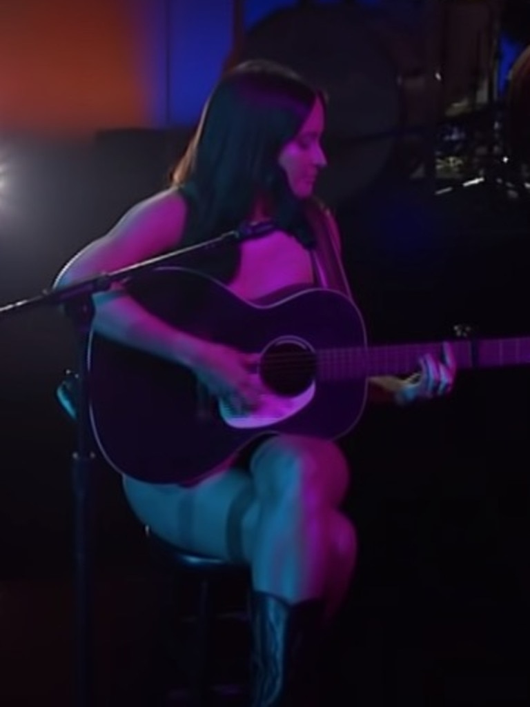 Kacey Musgraves performs in the buff on SNL.