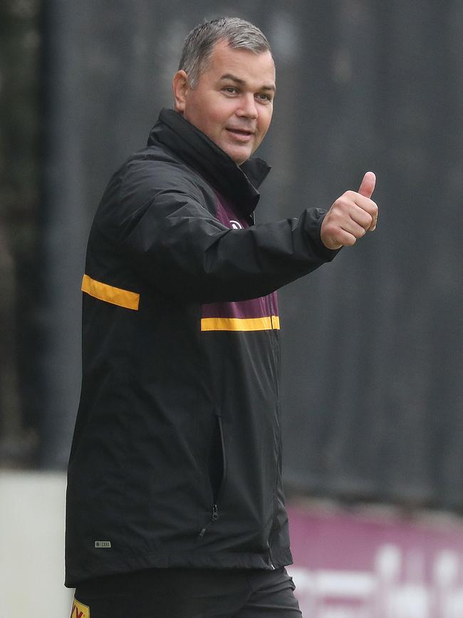 Anthony Seibold recognises Dave on the other side of the fence. Picture: Annette Dew