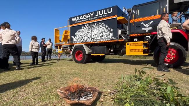 The Waagay Julu fire truck handover at Urunga.