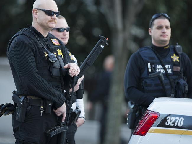 White House in lockdown as person jumps fence | news.com.au — Australia ...