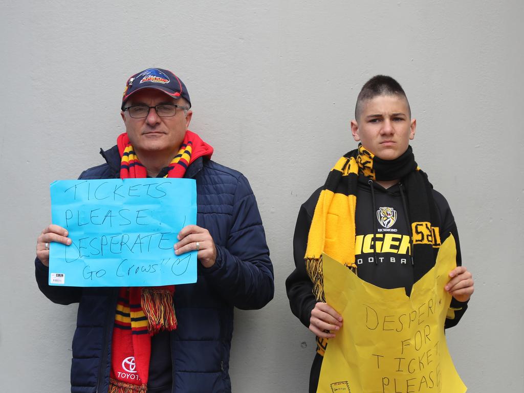 Fans in need of tickets outside the MCG. Picture: Alex Coppel.