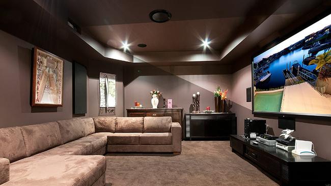 Man cave in Sovereign Islands Gold Coast with recording studio and  nightclub for sale  — Australia's leading news site