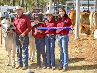 LEFT: Nathan, Kelsey, 15, Paige, 10 and Julie Deguara with their prize-winning brahman Pindi MJ Magnum at Mount Larcom Show. Picture: Matt Taylor GLA230618BULL