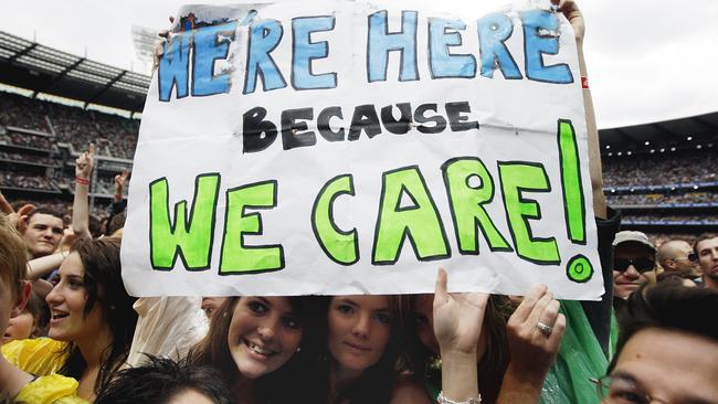  Melbourne fans at the MCG’s Sound Relief watching Kings of Leon. Picture: Tim Carrafa