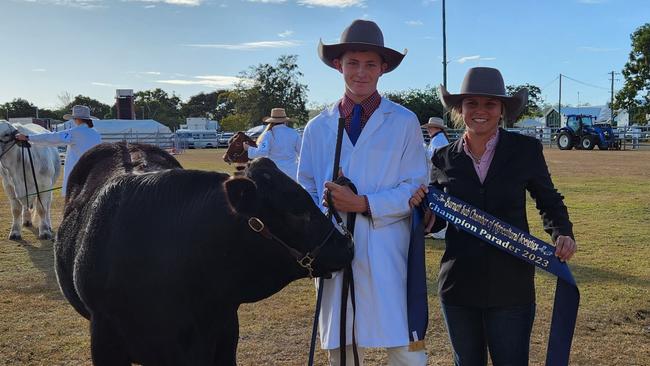 Dallas Mollenhagen, Winner 15-25 years Paraders with Judge Mikaela Ross at the 2023 Gin Gin Show.<br/>