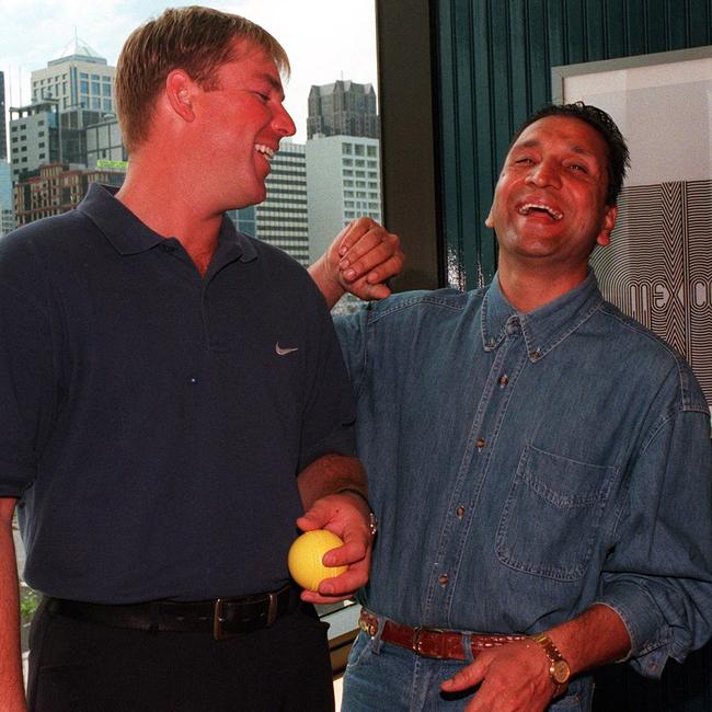 Leg spin legends Shane Warne (L) and Abdul Qadir in Melbourne.