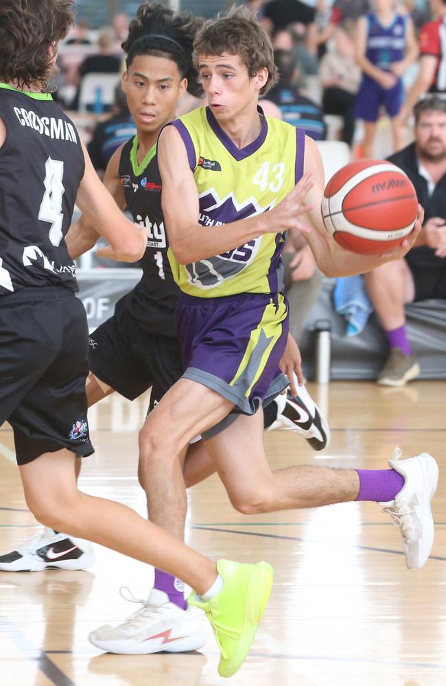 Basketball QLD U18's State Championships 2024 semi-finals day. Div 5 and 6. Yellow South Burnett vs. Sunshine Coast Rip City. 13 January 2024 Carrara Picture by Richard Gosling