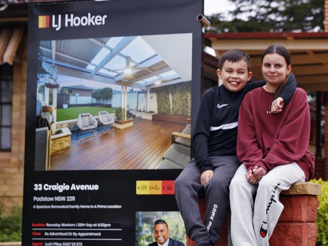 WEEKEND TELEGRAPHS- 15/9/22  MUST CHECK WITH PIC EDITOR JEFF DARMANIN BEFORE USING -Maz and Grant Eirth with kids Abigail and Lucas pictured at their home in Padstow which will go under the hammer in few weeks. Picture: Sam Ruttyn