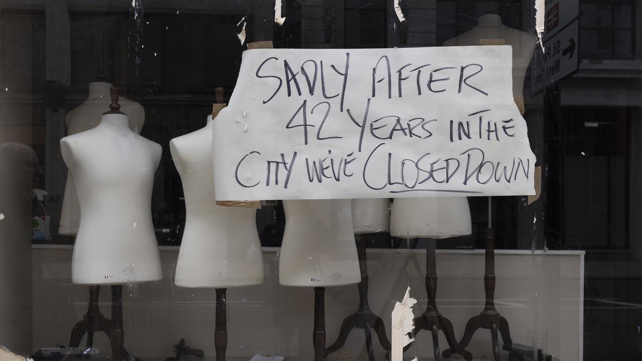 A shop front in London demonstrates the huge financial impact COVID is having all over the world. Picture: Dan Kitwood/Getty Images