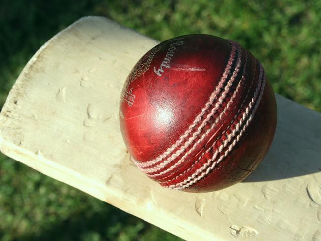 Undated : Generic cricket bat and ball.