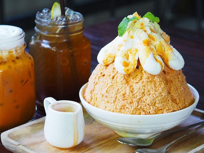 Made mostly of pillowy shards of ice and milk, bingsu is often served with sweet flavoured ice creams and chewy bites of tteok (glutinous rice cakes).