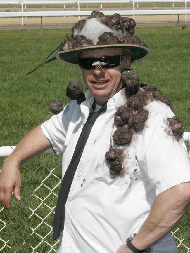 Geelong Cup - Bruce Kingsley in his sh*thead hat