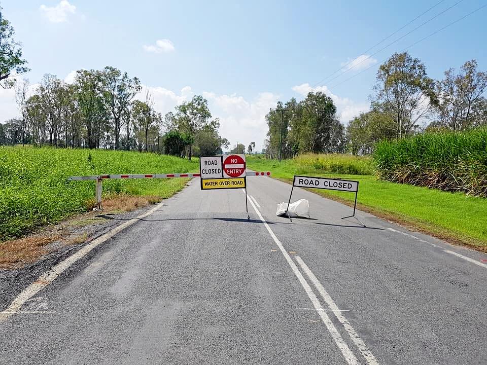 IS THIS FAIR Claimed fake water over the road sign The