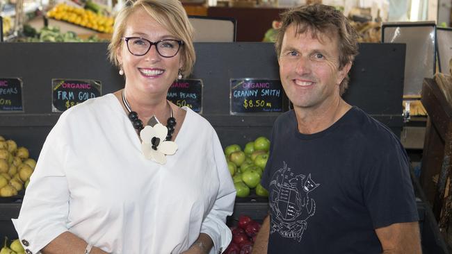 Sally Capp with a market trader during this year’s lord mayoral by-election campaign.