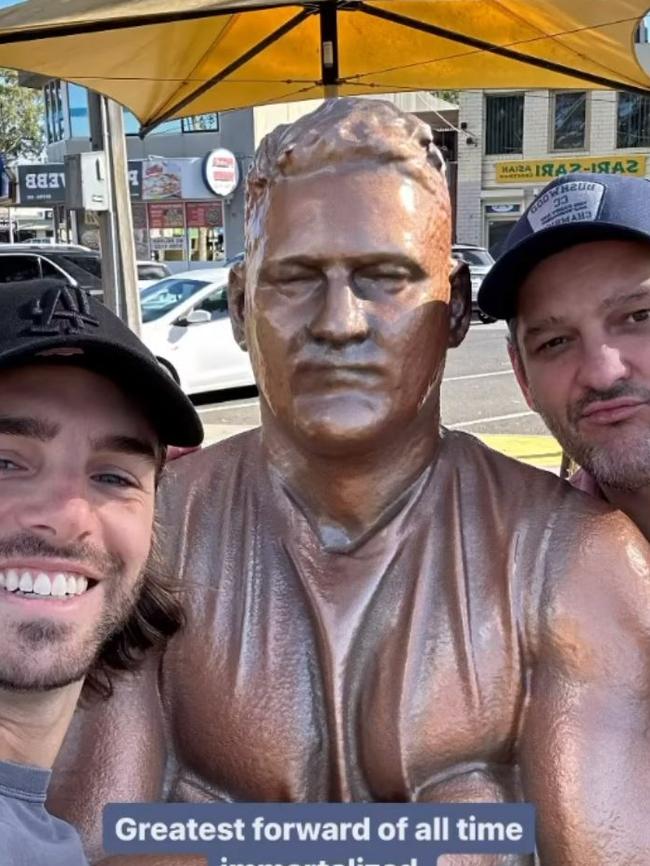 The Fev statue when it was originally revealed in Narre Warren. Picture: Instagram