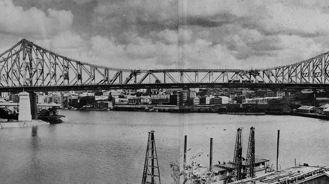 The Story Bridge in 1940.