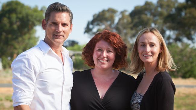 Jane Harper (centre) on the set of The Dry, the film adaptation of her best-selling novel. With Eric Bana and Genevieve O’Reilly