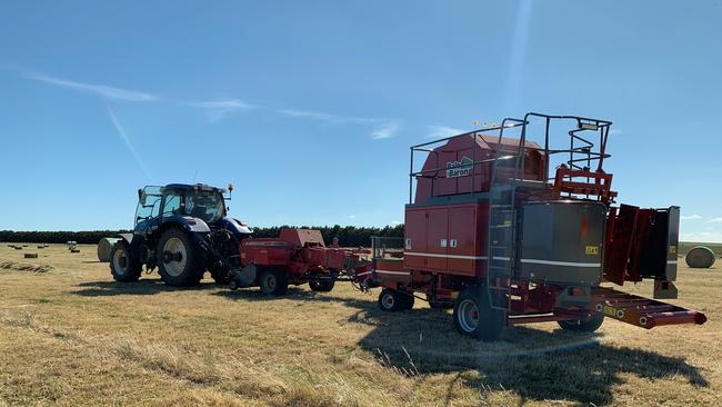 The new 5250 model that produces 21-bale bundles.