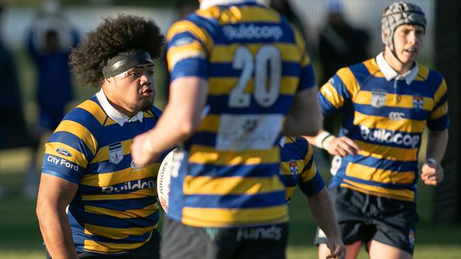 Uni player Nafetalai Tuipulotu.