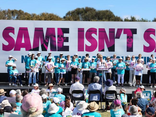 MELBOURNE, AUSTRALIA - NewsWire Photos 10 APRIL 2022 :  A big crowd turned out in Sandringham for the campaign launch of Independent Zoe Daniel . She will be contesting the seat of Goldstein in the Federal Election to be held on 21 May 2022. Picture : NCA NewsWire / Ian Currie