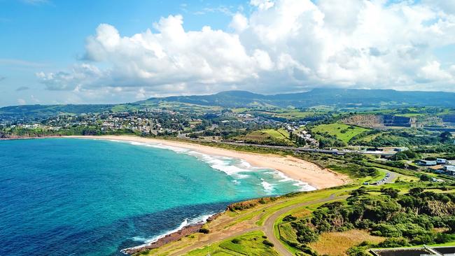 A man has drowned after he was caught in a rip at South Bombo Beach at Kiama.