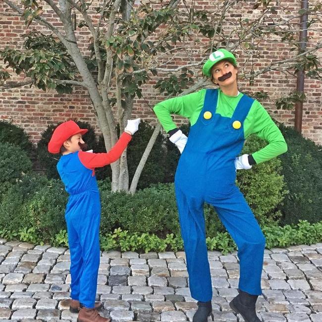 Halloween 2016 via social media ... Gisele Bundchen, “When your son wants to be super Mario but no one wants to be Luigi. This is what you do.” Picture: Instagram