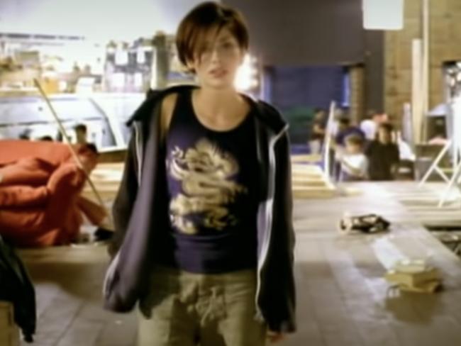 Natalie Imbruglia has revealed why she wore "out of fashion" army pants in her Torn video.