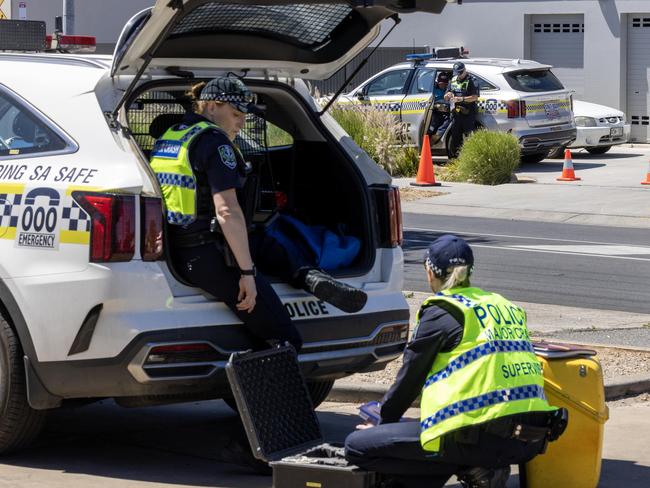 ADELAIDE, AUSTRALIA - Advertiser Photos NOVEMBER 19, 2023: Crime Scene Investigators and Police at the Cnr of Hanson Rd and First Ave, Kilkenny where a Pedestrian was hit by a car outside a Ampol petrol station. Picture:  Emma Brasier