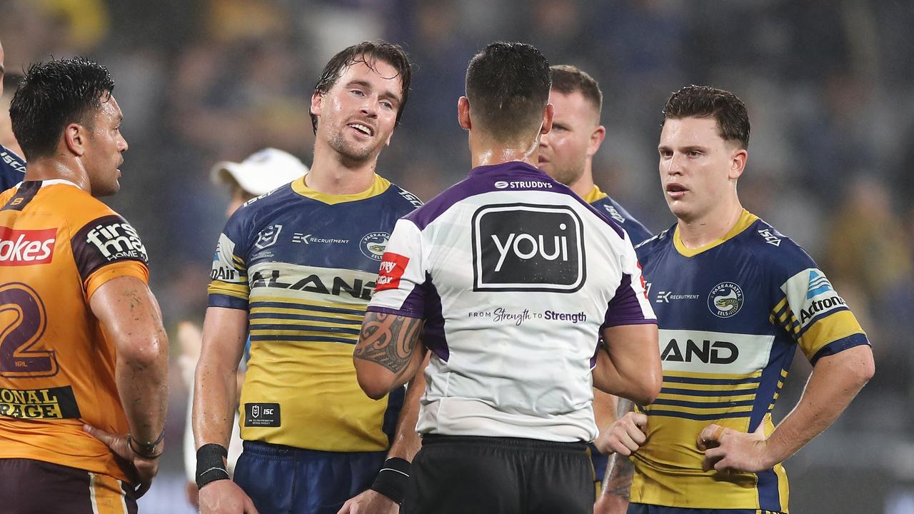 SYDNEY, AUSTRALIA - SEPTEMBER 18: Referee Henry Perenara talks to Clint Gutherson of the Eels during the round 19 NRL match between the Parramatta Eels and the Brisbane Broncos at Bankwest Stadium on September 18, 2020 in Sydney, Australia. (Photo by Mark Kolbe/Getty Images)