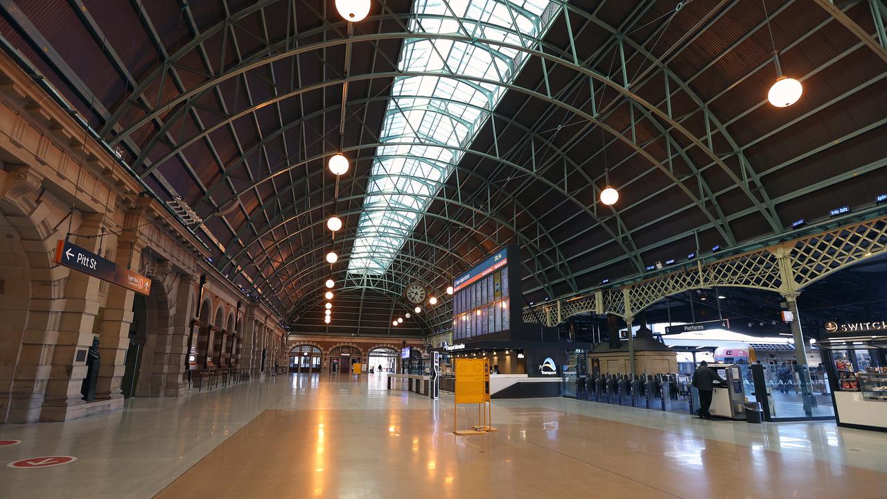 Central station in Sydney’s CBD is deserted. Picture: NCA NewsWire / Dylan Coker