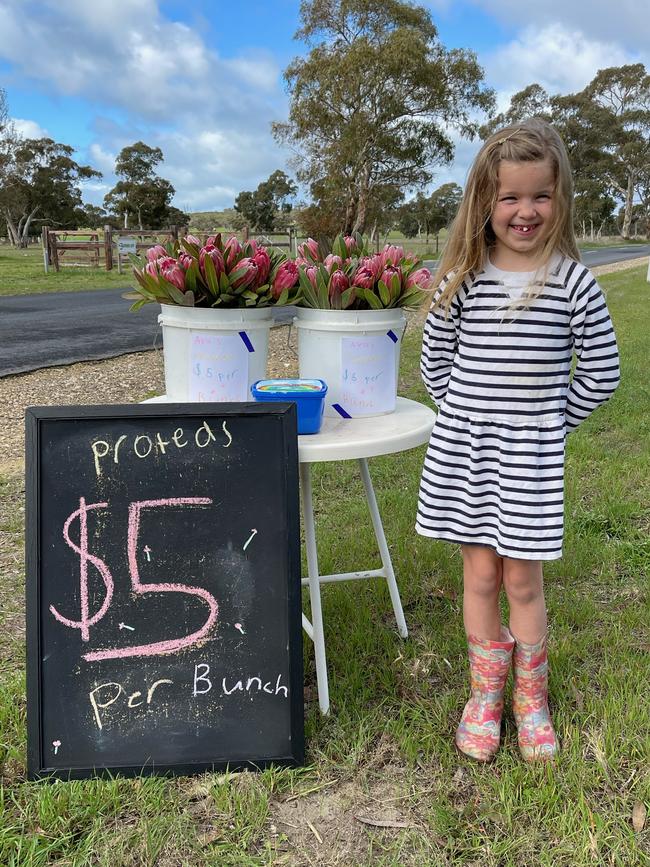 Ava, 7, is a Barefoot Kid.