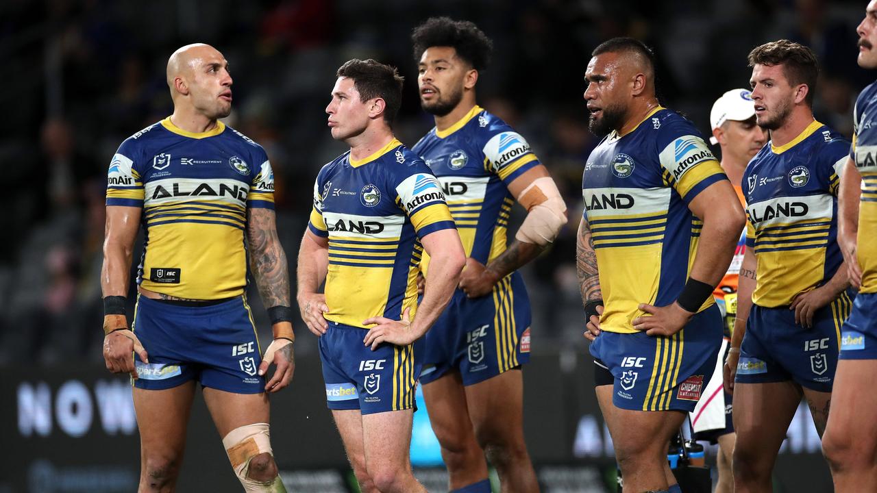Dejected Eels during NRL match between the Parramatta Eels and South Sydney Rabbitohs at Bankwest Stadium. Picture. Phil Hillyard