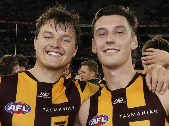 NCA. MELBOURNE, AUSTRALIA. September 4 , 2024. AFL Elimination final. Western Bulldogs vs Hawthorn at the MCG.   Jack Ginnivan and Connor Macdonald of the Hawks after match   . Pic: Michael Klein