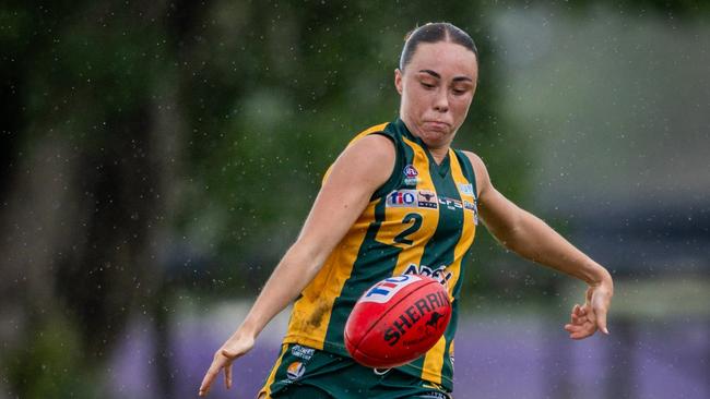 PINT's Paige Sheppard playing in the WPL NTFL season 2024-25. Picture: Patch Clapp / AFLNT Media