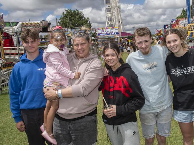 Zac Ezzey, Emma Morton, Bindi Wise, Tanayah Kelly, Matthew Leishman, Imogen Ezzey Mildura Show 2024. Picture: Noel Fisher