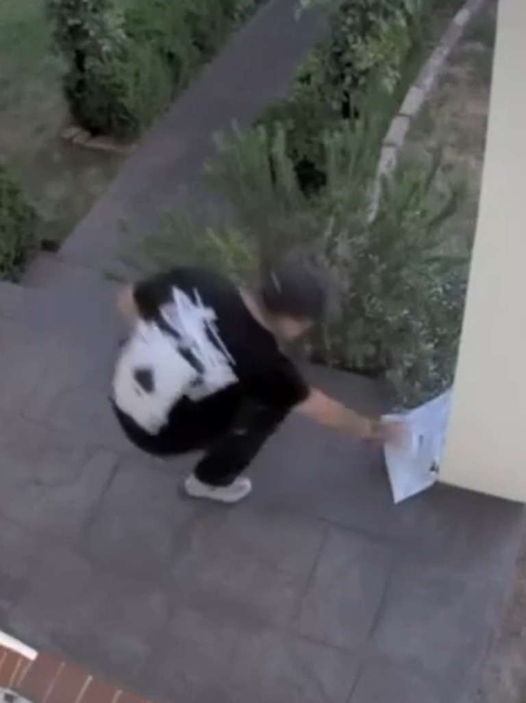 A man was spotted allegedly stealing a parcel from a Melbourne porch. Picture: Reddit