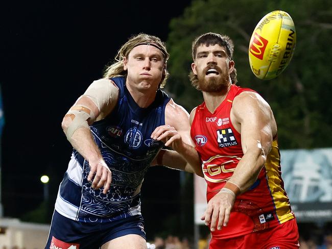 The Cats and Suns clash in Geelong. Picture: Getty Images