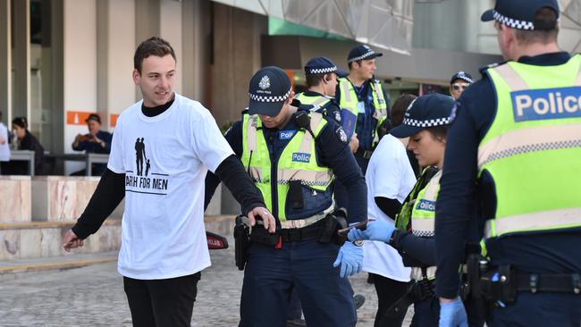 March for Men protest: Police to conduct weapons searches at Melbourne ...