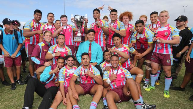 Queensland final of GIO Schoolboy Cup rugby league comp between Keebra Park High and Coombabah High. Keebra ParkWith the trophy singing the team song.. Picture Glenn Hampson