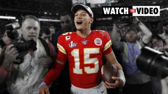 Patrick Mahomes kisses Brittany Matthews in cozy vacation photos