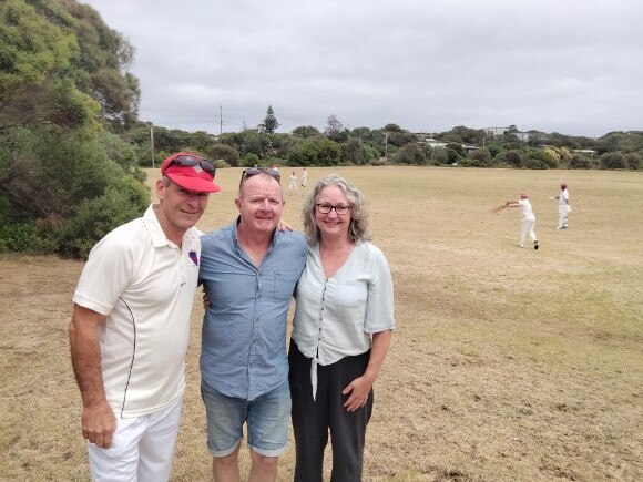 Ed Donnelly (middle) and his wife Bronny with Rye cricketer Leighton Richardson (left). Picture: Rye CC