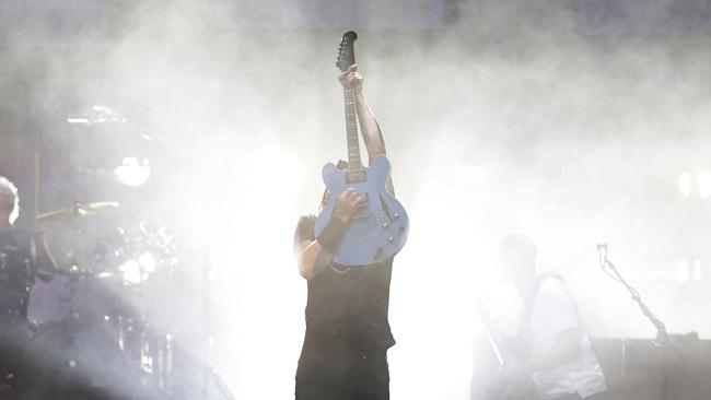 Dave Grohl praise the passion of the Suncorp Stadium crowd, declaring “wow you Brisbane motherf–kers are gnarly”. Picture: J+A Photography