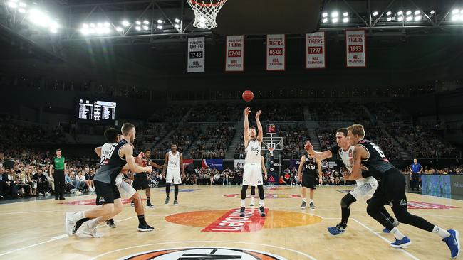 Cameron Gliddon shoots. (Photo by Michael Dodge/Getty Images)