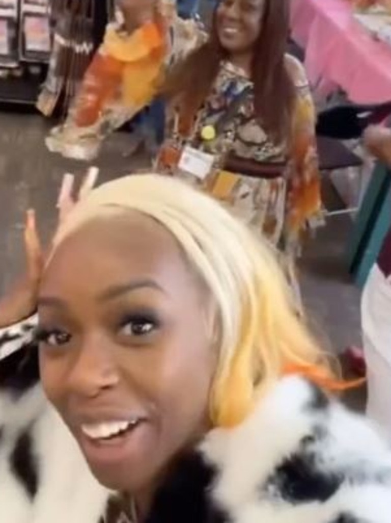 Tan DaGod shared a video of herself meeting fans inside the salon.