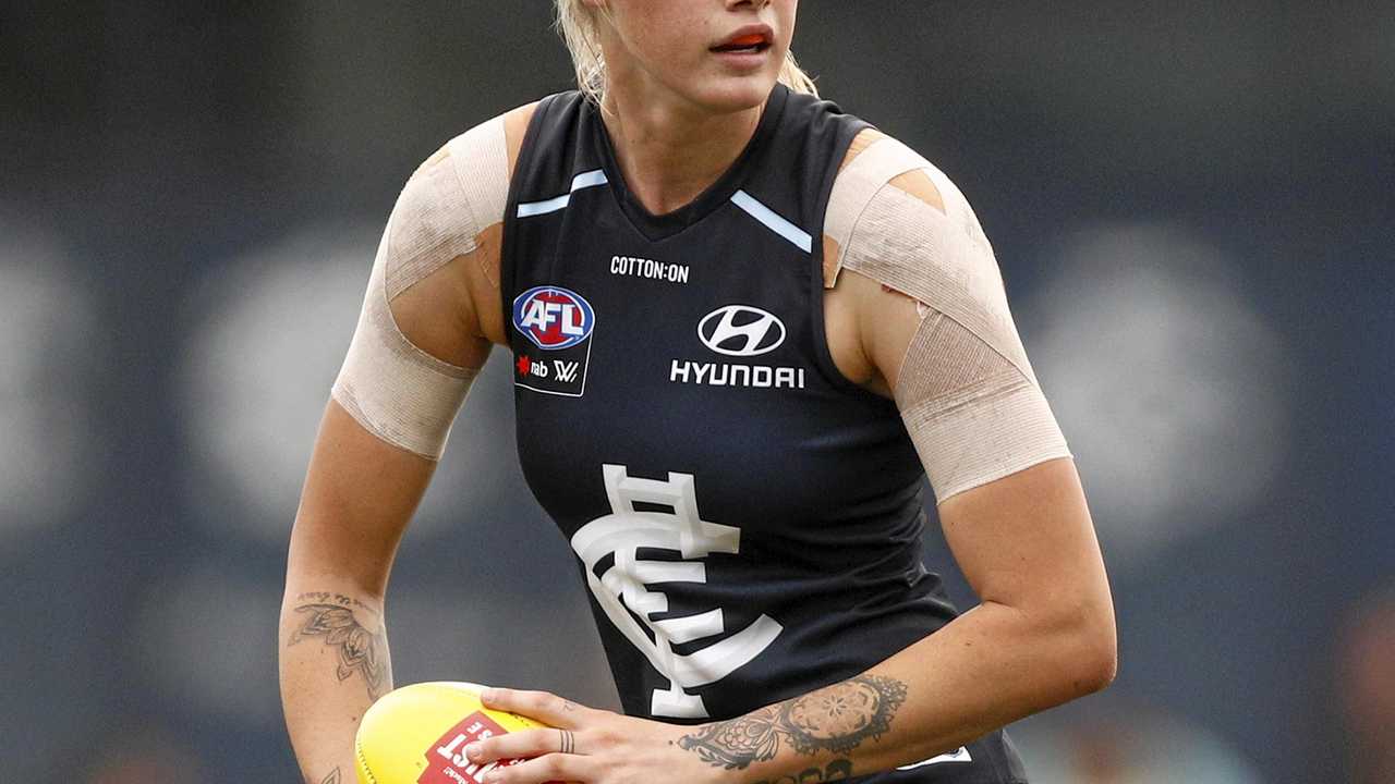 Tayla Harris of the Blues looks upfield during the Round 6 AFLW match between the Carlton Blue and the Brisbane Lions at Ikon Park in Melbourne, Sunday, March 10, 2019. (AAP Image/Daniel Pockett) NO ARCHIVING, EDITORIAL USE ONLY. Picture: DANIEL POCKETT