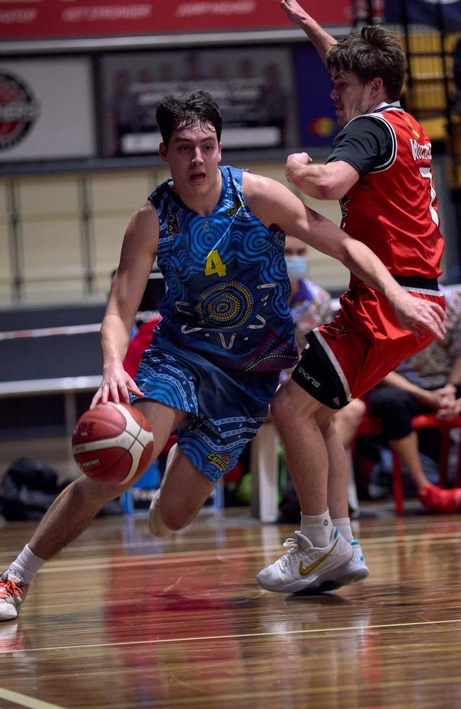 Max Mackinnon in action. Pic credit: Basketball Queensland.