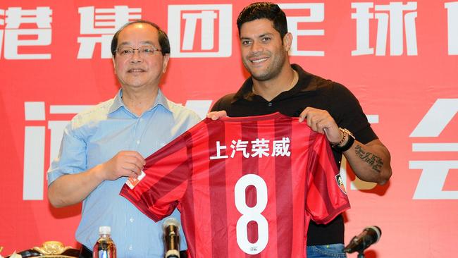 Brazil's Hulk signed with Shanghai SIPG. / AFP PHOTO / STR / China OUT