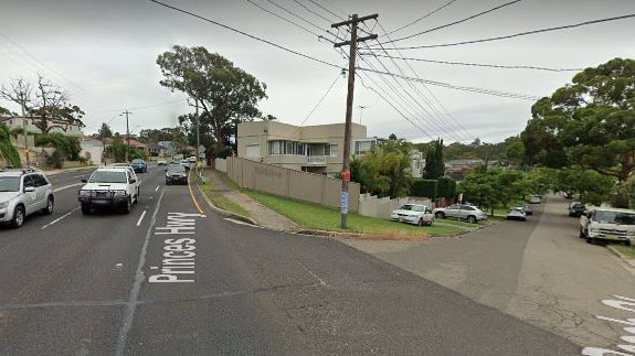 An off-duty police officer has been charged with mid-range drink driving after a six-car crash near the intersection of Beach St and the Princes Hwy in Blakehurst.