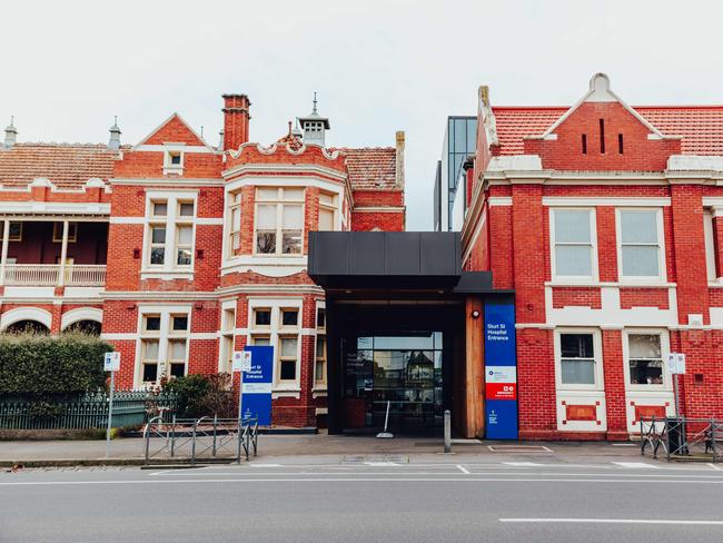 Ballarat hospital is preparing to treat patients from Melbourne.