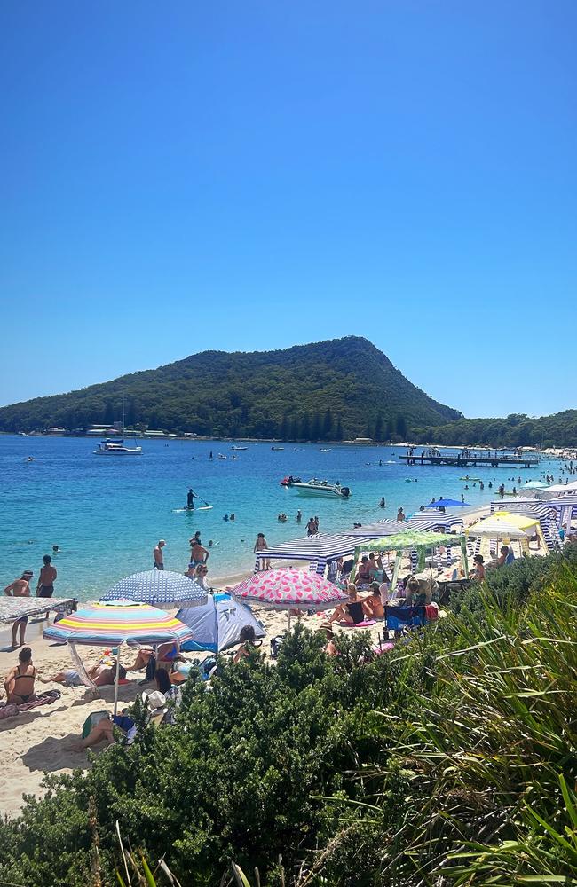 Now, Australians have weighed in on the issue with a whopping 10,598 people voted on whether it was “okay to reserve a spot on the beach with a cabana”.